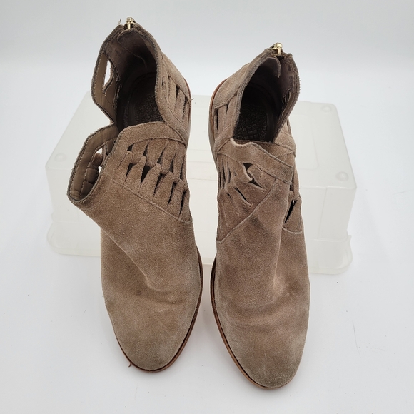 Womans Vince Camuto Peera Brown Suede Ankle Booties Back Zipper S 8 - Picture 2 of 13